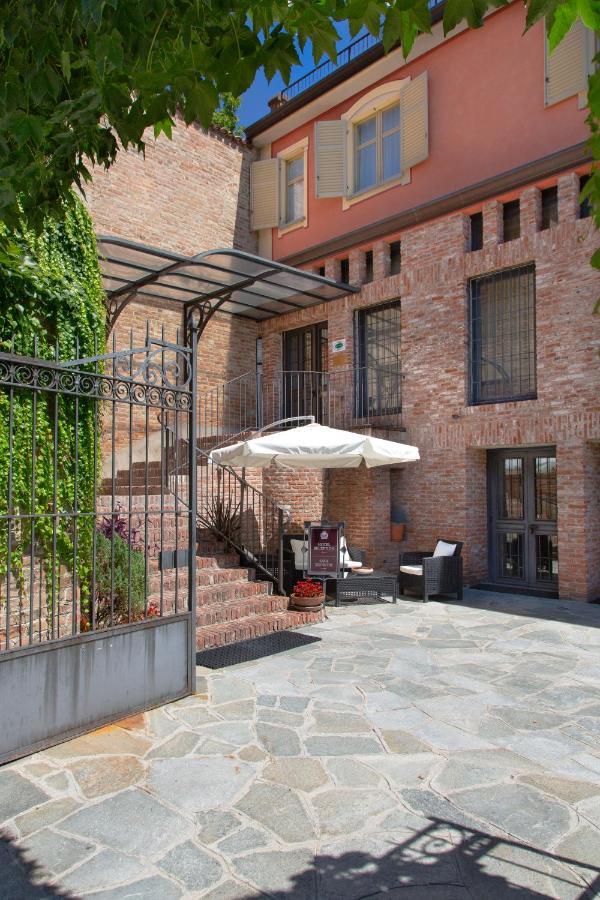 Hotel Castello Di Santa Vittoria Santa Vittoria d'Alba Екстер'єр фото