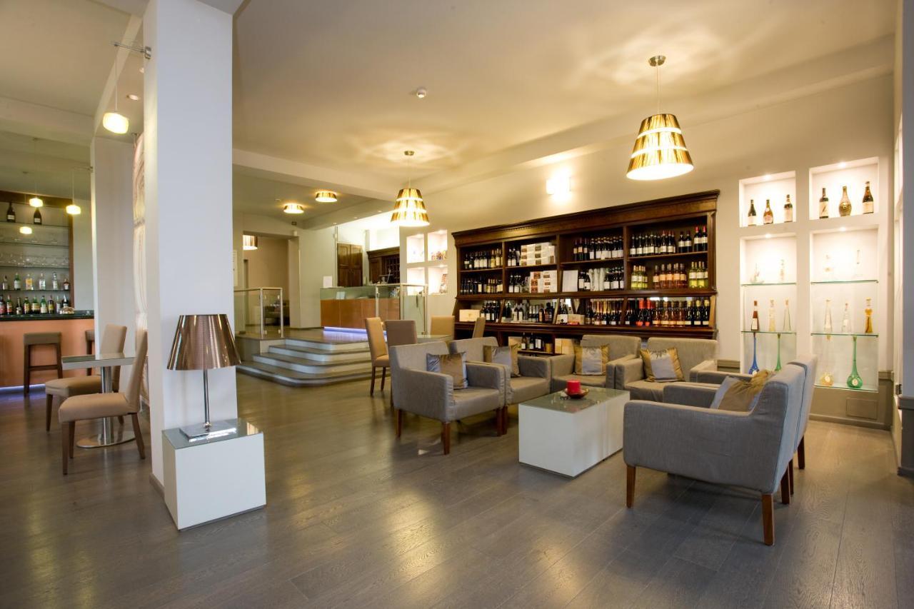 Hotel Castello Di Santa Vittoria Santa Vittoria d'Alba Екстер'єр фото