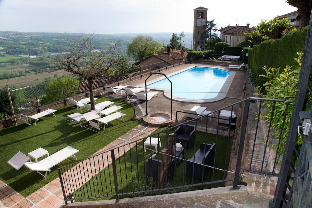 Hotel Castello Di Santa Vittoria Santa Vittoria d'Alba Екстер'єр фото