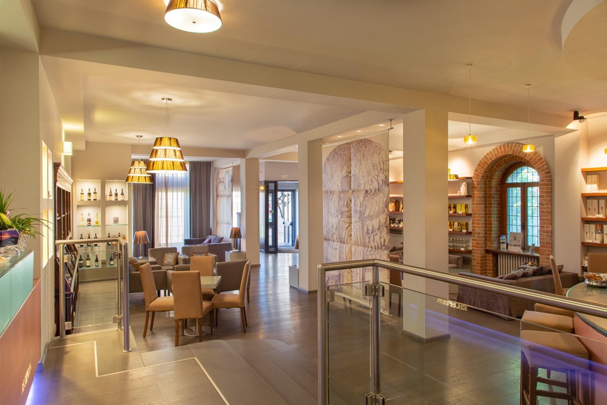 Hotel Castello Di Santa Vittoria Santa Vittoria d'Alba Екстер'єр фото
