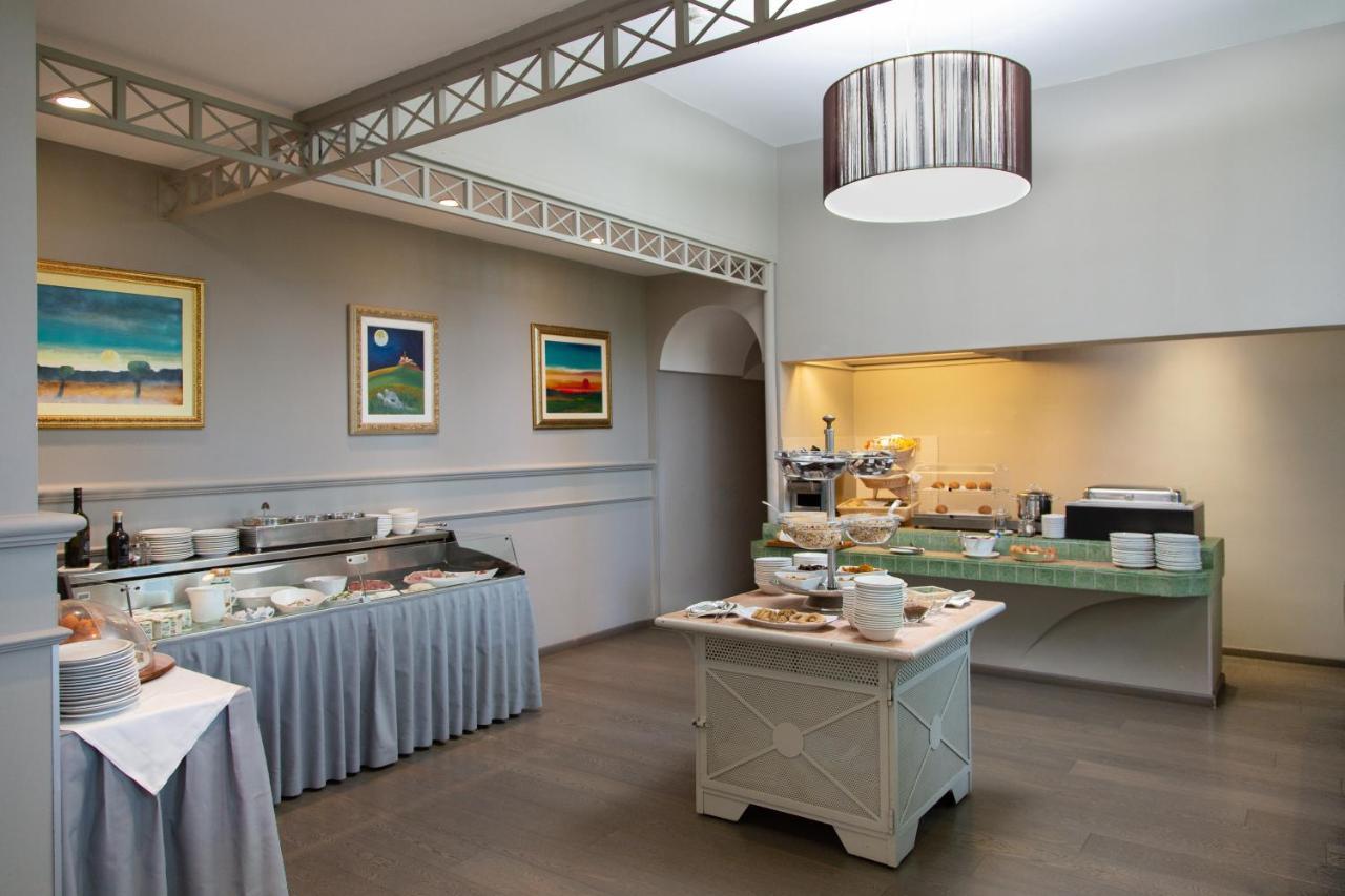 Hotel Castello Di Santa Vittoria Santa Vittoria d'Alba Екстер'єр фото