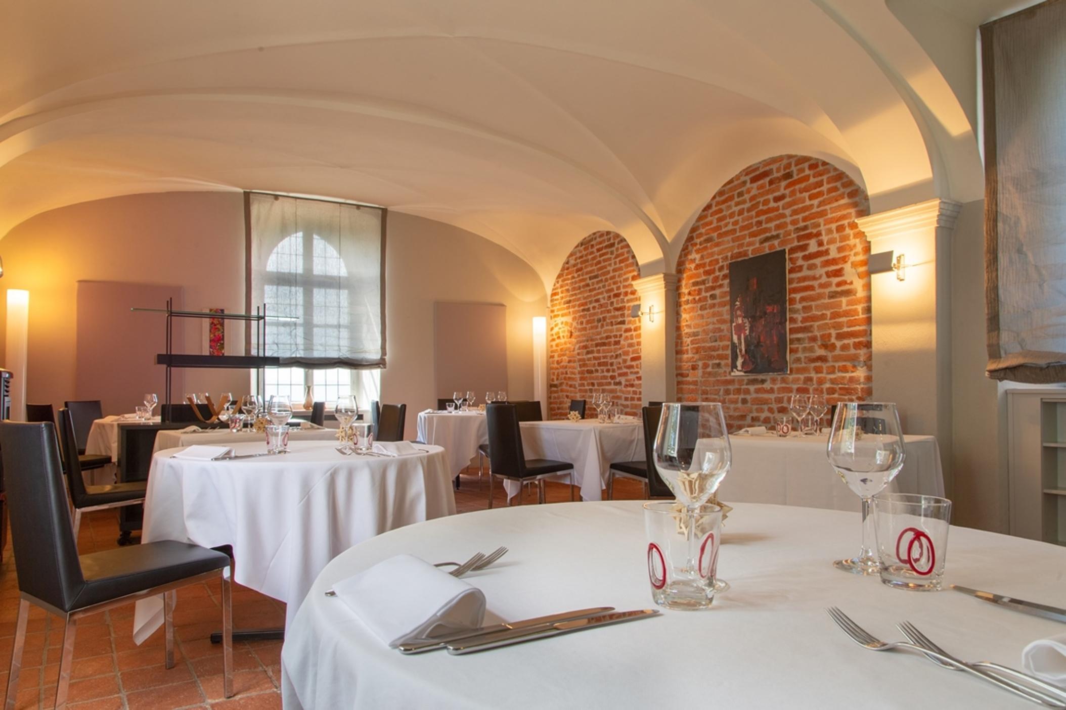 Hotel Castello Di Santa Vittoria Santa Vittoria d'Alba Екстер'єр фото