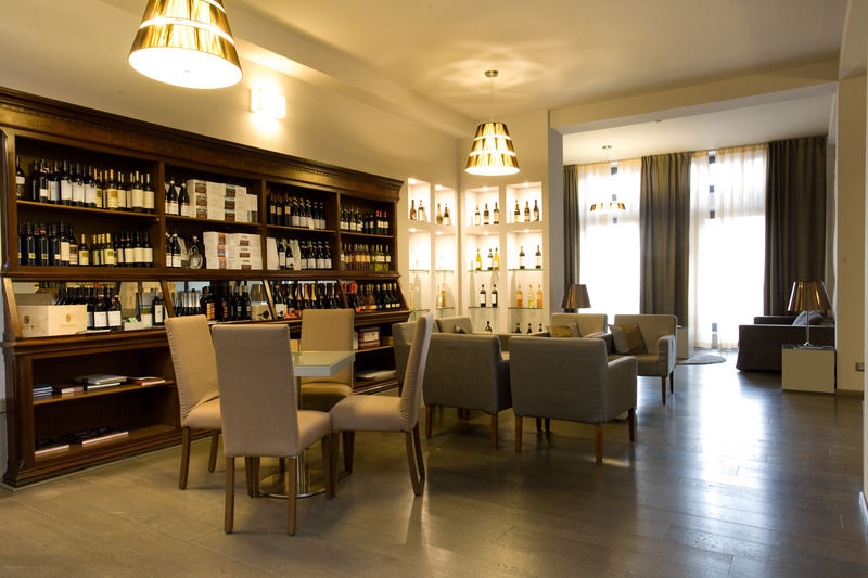 Hotel Castello Di Santa Vittoria Santa Vittoria d'Alba Екстер'єр фото