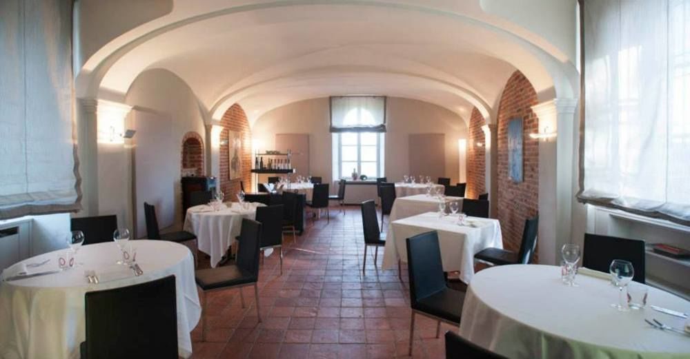 Hotel Castello Di Santa Vittoria Santa Vittoria d'Alba Екстер'єр фото