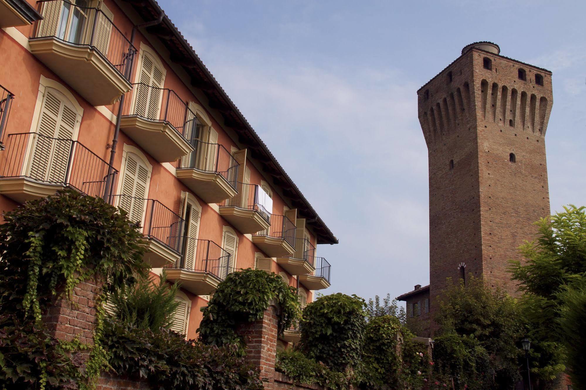 Hotel Castello Di Santa Vittoria Santa Vittoria d'Alba Екстер'єр фото